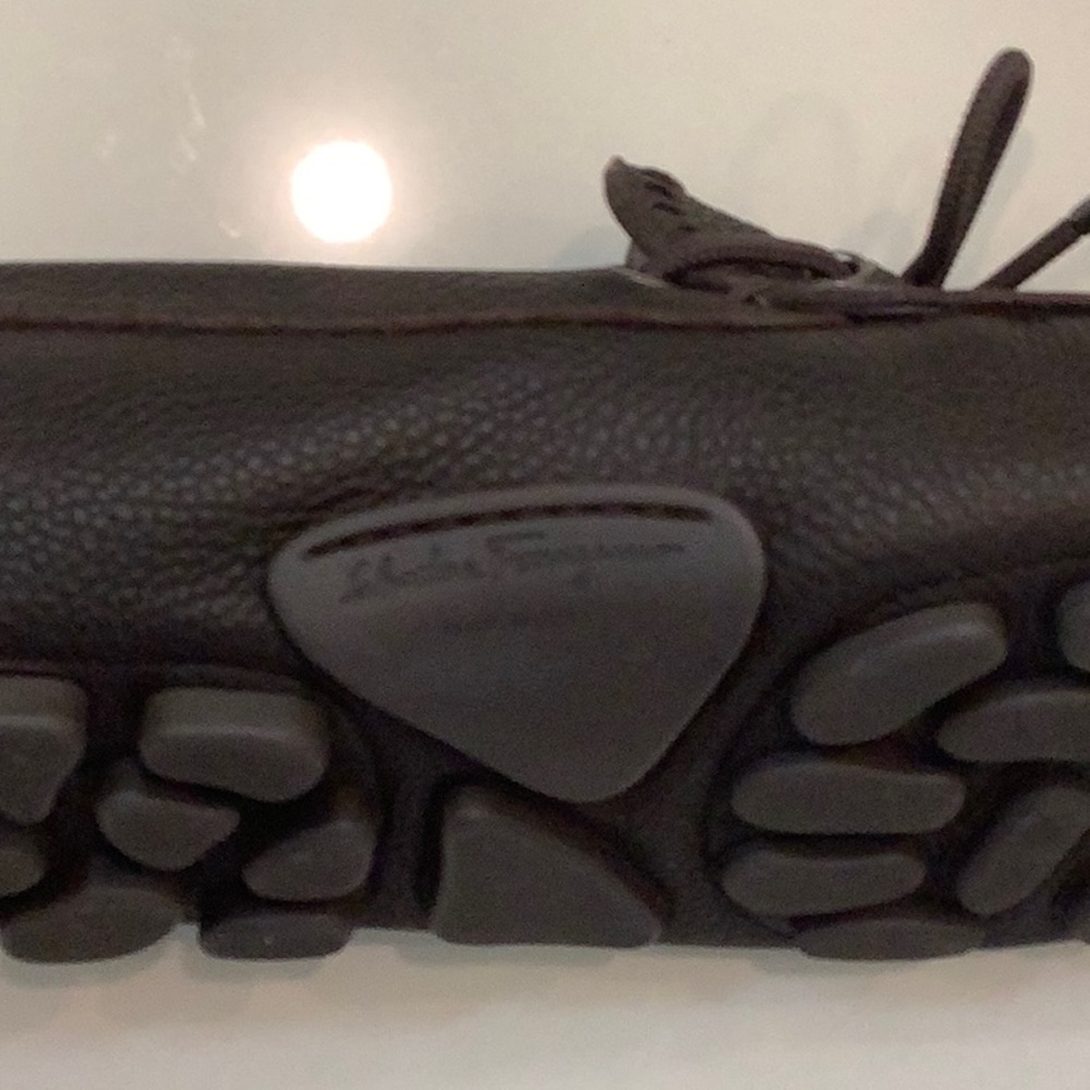 Men's  Salvatore Ferragamo like new - Picture 3 of 16